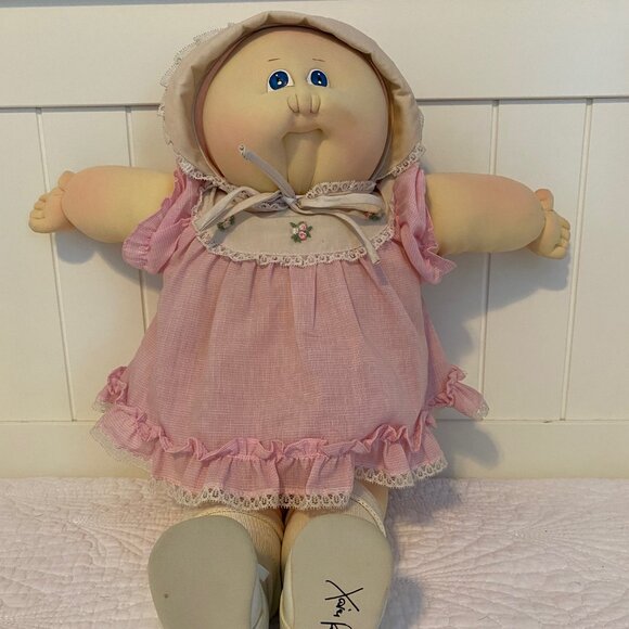 Vintage 24" Cabbage Patch Kids doll with birth certificate - Picture 2 of 9